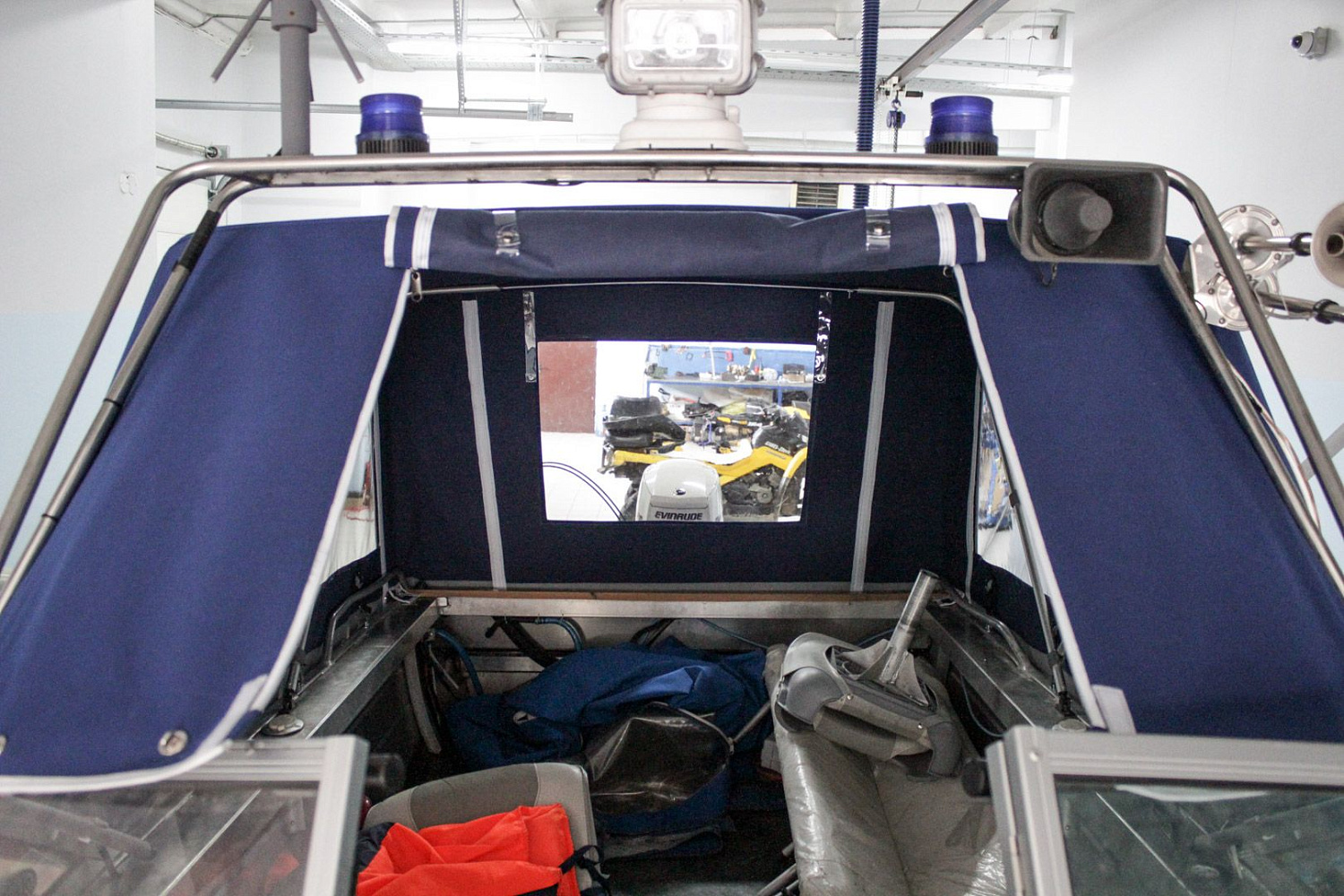 (2015) Quintrex 475 Ходовой тент